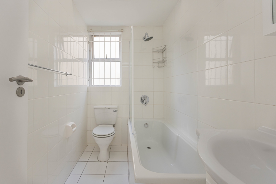 To Let 3 Bedroom Property for Rent in Green Point Western Cape